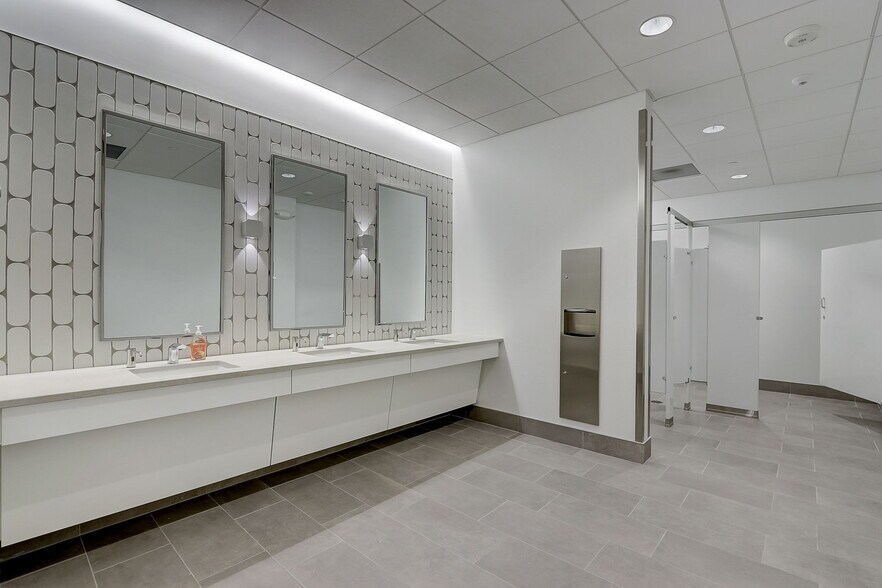 More Photos Of 4300 W Layton Ave, Greenfield Medical For Lease