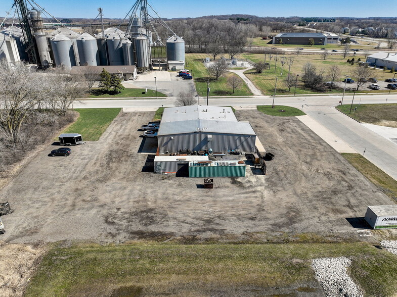 More Photos Of 201 Grell Ln, Johnson Creek Manufacturing For Sale