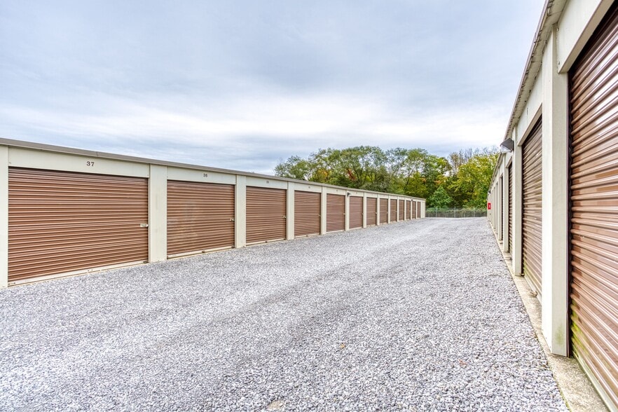 More Photos Of 840 14th St SW dr, Hickory Self Storage For Sale