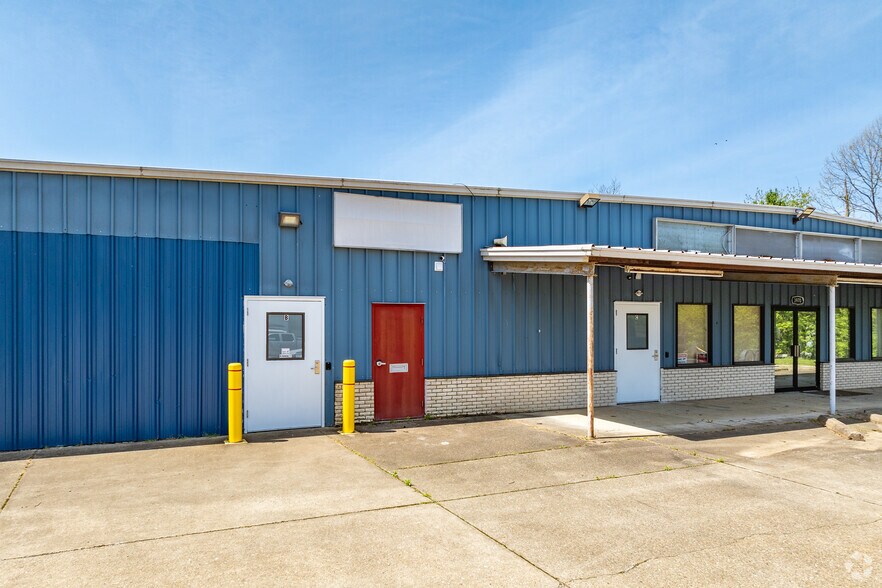 More Photos Of 3970 Staunton Tpke, Parkersburg Light Distribution For Lease