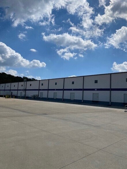 More Photos Of 1033 Cass White Rd NE, Cartersville Distribution For Lease