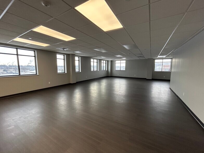 More Photos Of 1061 74th St SW, Byron Center Service For Lease