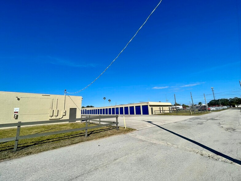 More Photos Of 2894 Dusa Dr, Melbourne Warehouse For Lease