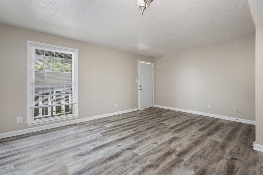 More Photos Of 2418 Green Springs Hwy, Birmingham Multifamily For Sale