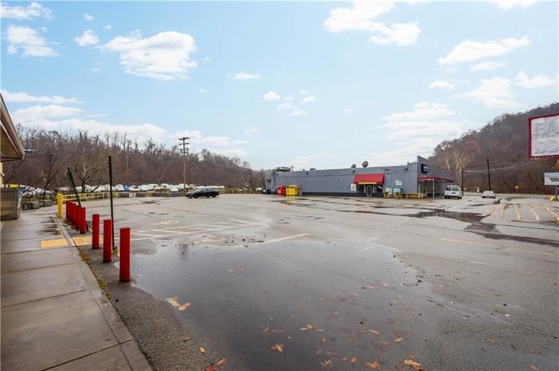 More Photos Of 26 Front st, Millsboro General Retail For Lease
