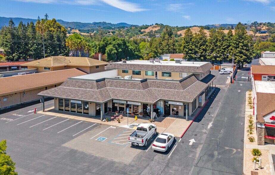 More Photos Of 12333 Saratoga Sunnyvale Rd, Saratoga Storefront Retail Office For Lease