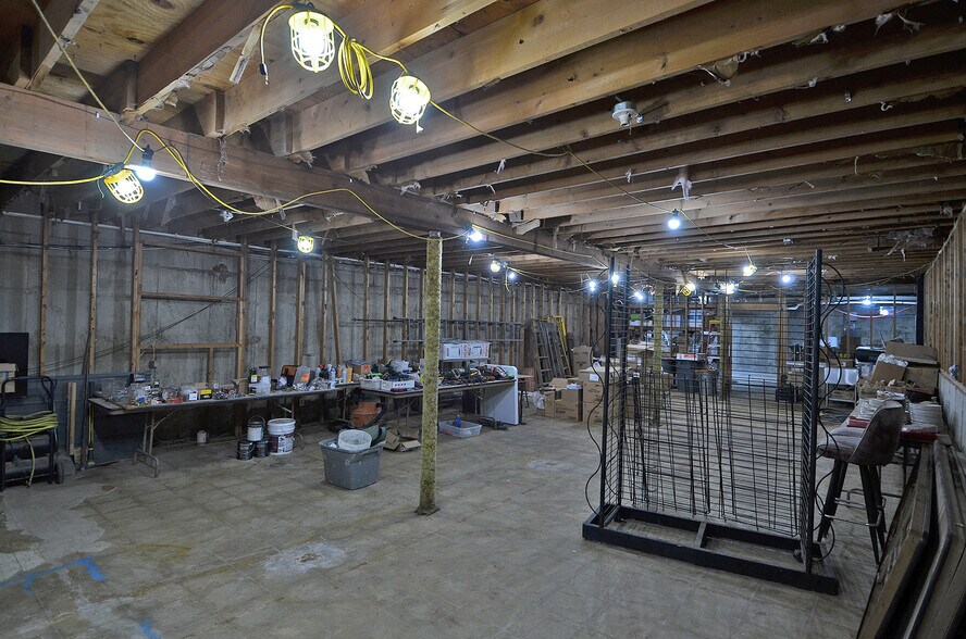 More Photos Of 818 N Shabbona St, Streator Restaurant For Sale