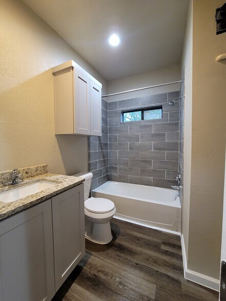 More Photos Of 1714 W Salinas St, San Antonio Apartments For Sale