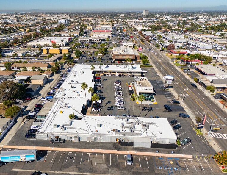 More Photos Of 333 E 17th St, Costa Mesa Unknown For Lease