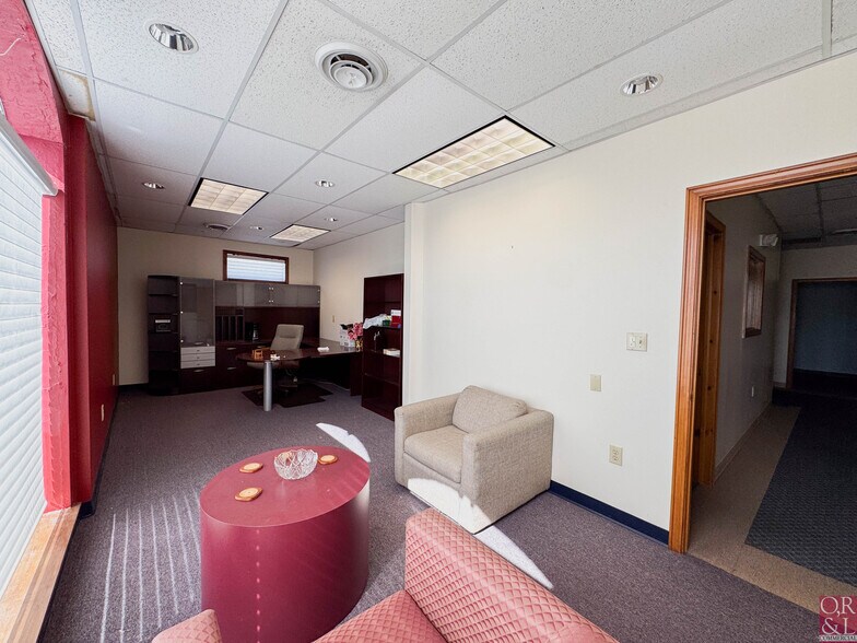 More Photos Of 199 Oakwood Ave, West Hartford Medical For Sale
