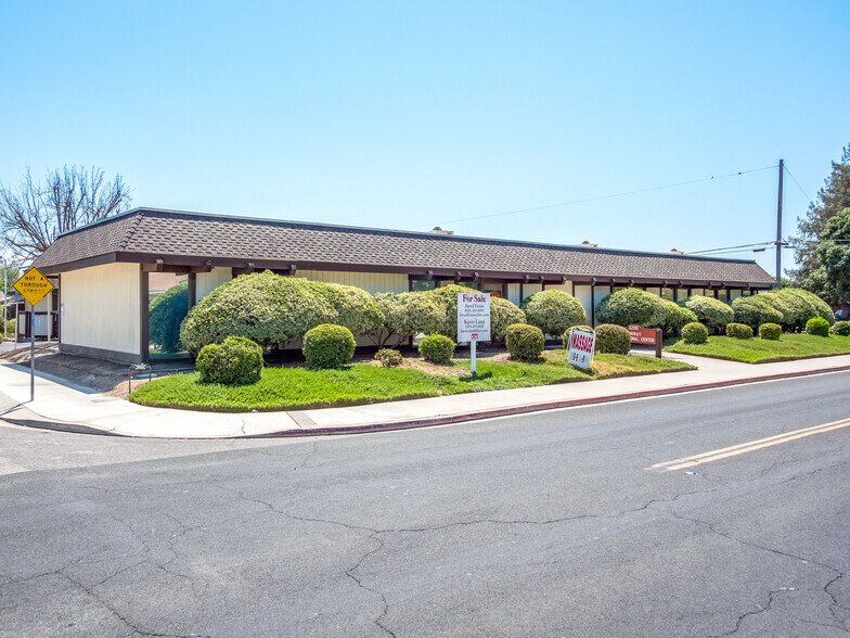 More Photos Of 3200 S Fairway St, Visalia Office For Lease