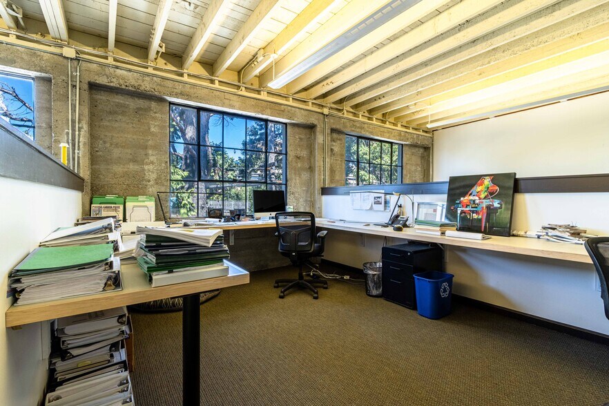 More Photos Of 329-331 Jefferson St, Oakland Office For Lease