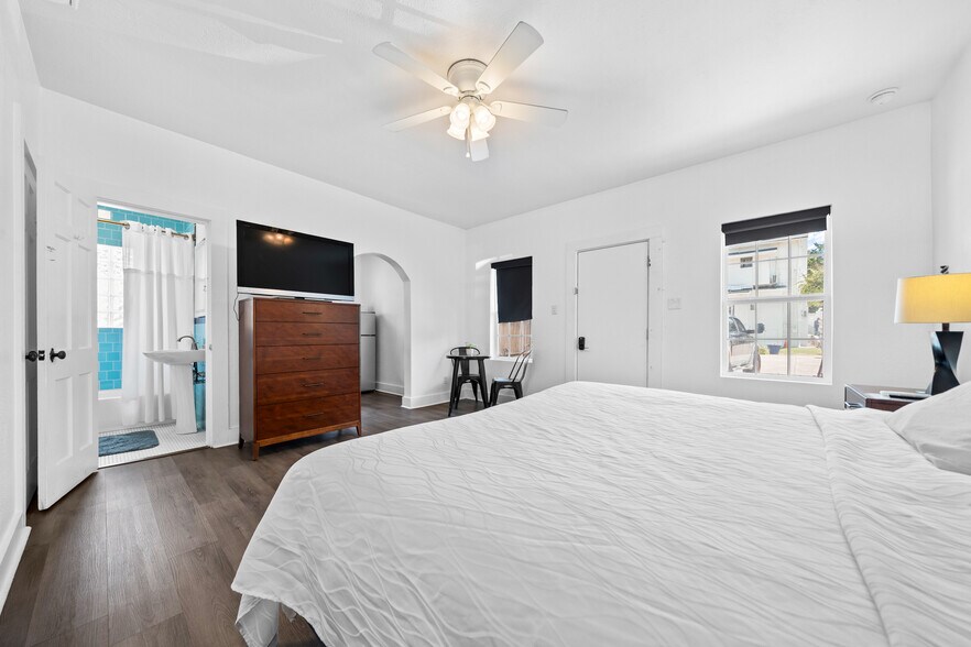 More Photos Of 741 Park Ave, Hot Springs Hotel For Sale