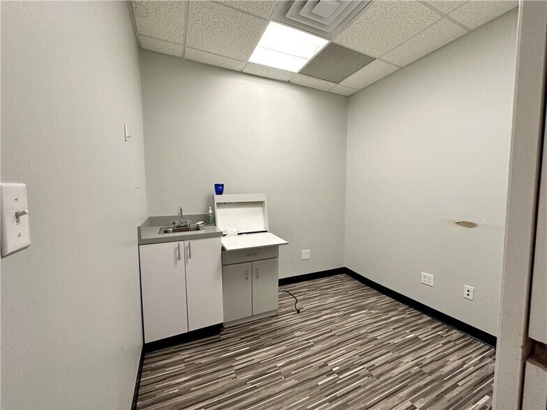 More Photos Of 1585 Pitkin Ave, Brooklyn Storefront For Sale