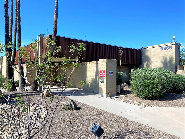 More Photos Of 6868 S Plumer Ave, Tucson Flex For Lease
