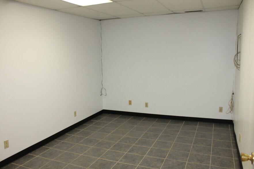 More Photos Of 320 W Lincoln Hwy, Cortland Industrial For Sale