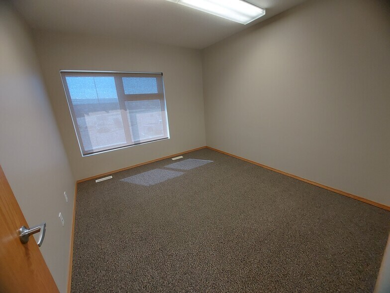 More Photos Of 7471 Edgar Industrial Bnd, Red Deer Warehouse For Lease