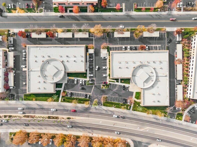 More Photos Of 7475 N Palm Ave, Fresno Office For Lease