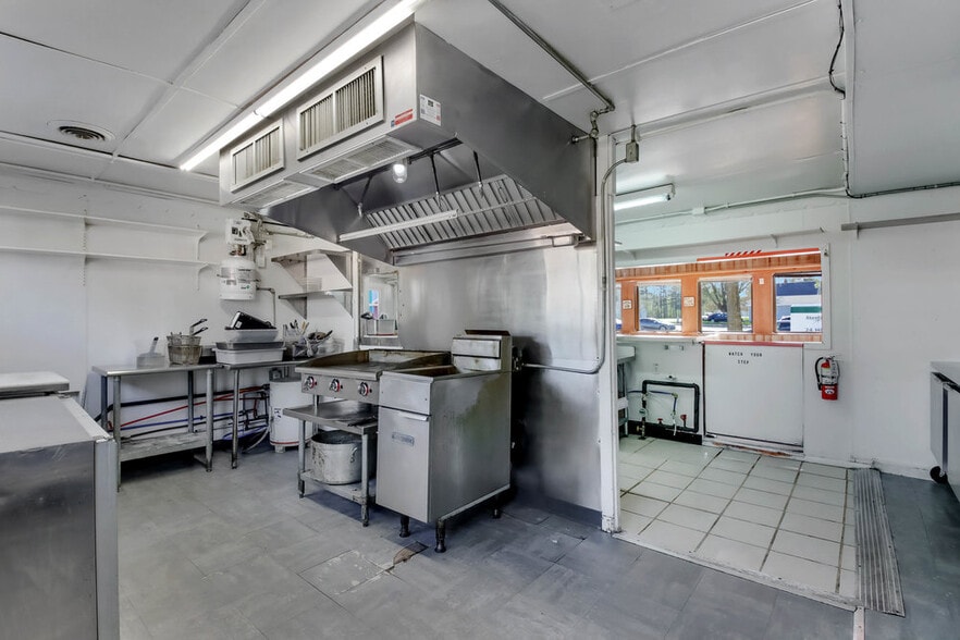 More Photos Of 410 2nd St, Chetek General Retail For Sale