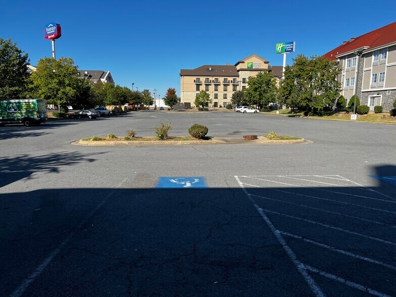 More Photos Of 2310 Sanders Rd, Conway Restaurant For Lease