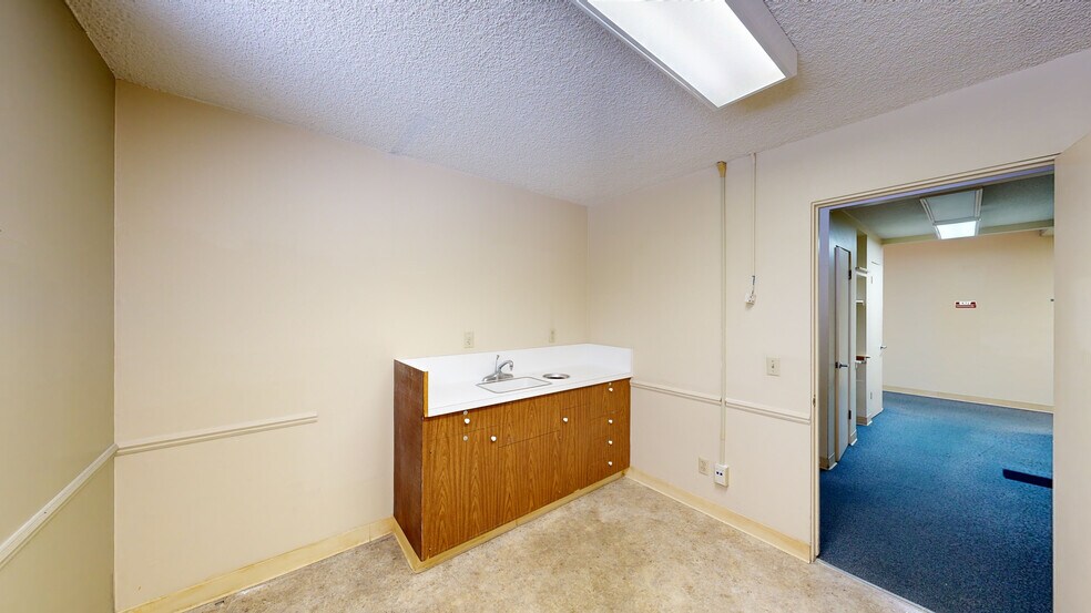 More Photos Of 13350 Big Basin Way, Boulder Creek Medical For Lease