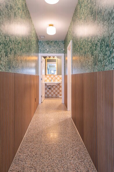 More Photos Of 664-668 N Palm Canyon Dr, Palm Springs Office For Sale