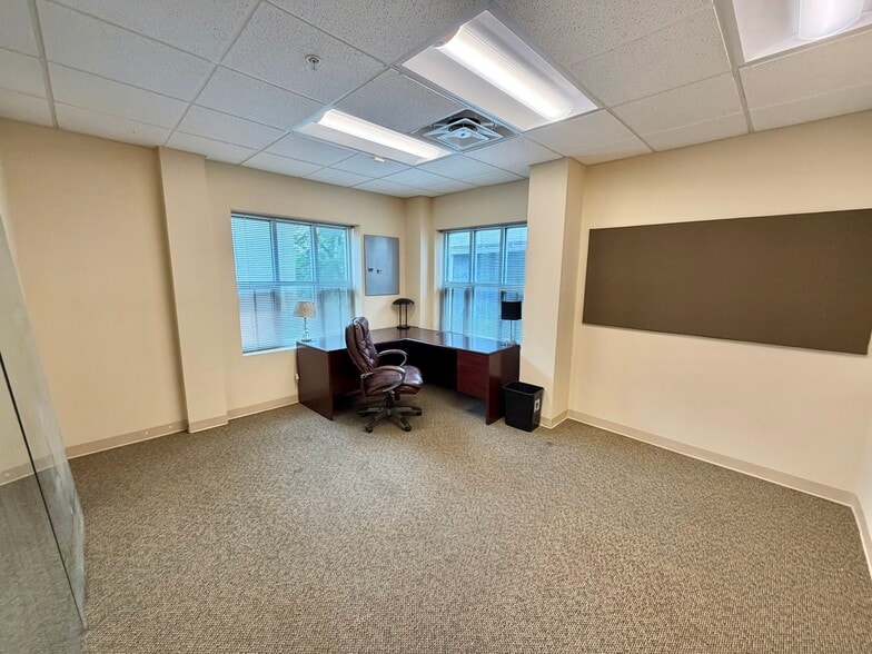 More Photos Of 6339 Howard Ln, Elkridge Office For Sale
