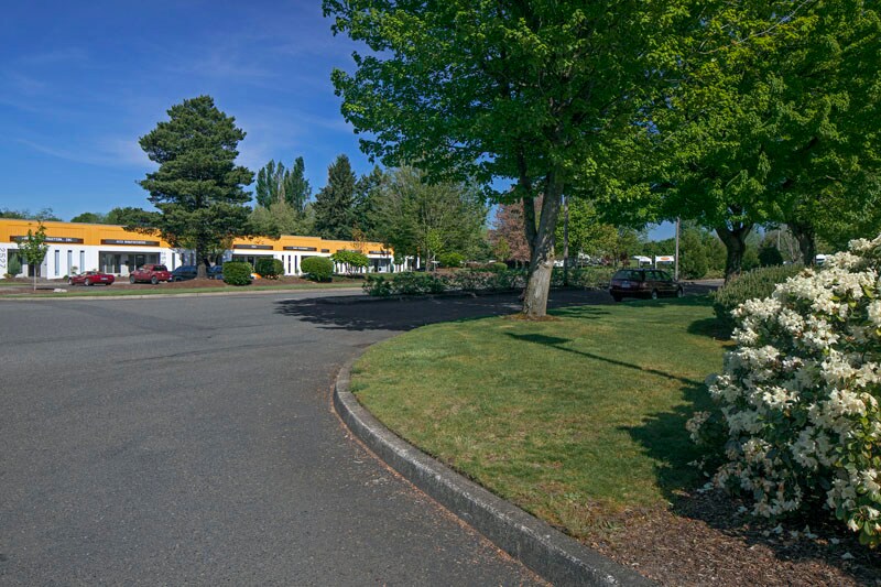 More Photos Of 2511-2527 N Hayden Island Dr, Portland Warehouse For Lease