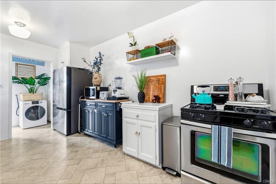 More Photos Of 150 Ximeno Ave, Long Beach Multifamily For Sale