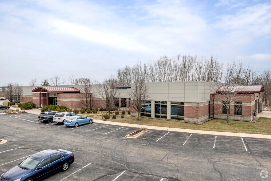 More Photos Of 5459 Fen Oak Dr, Madison Office For Sale
