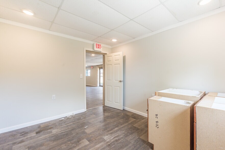 More Photos Of 8456 Newman St, Douglasville Light Manufacturing For Lease