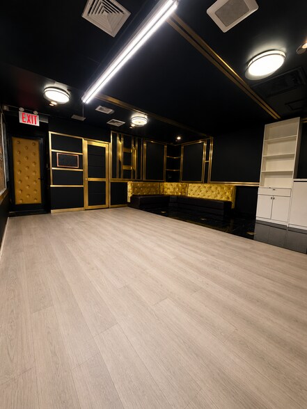 More Photos Of 133-42 37th Ave, Flushing Storefront Retail Office For Lease