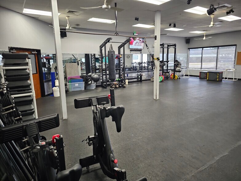 More Photos Of 140 Eglin Pky SE, Fort Walton Beach Health Club For Sale