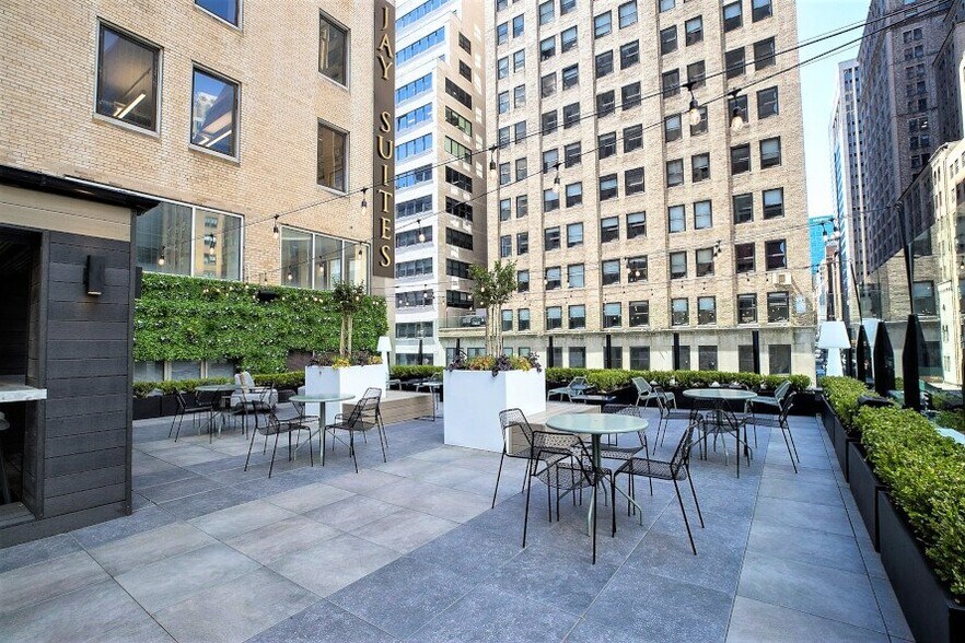 More Photos Of 369 Lexington Ave, New York Office For Lease