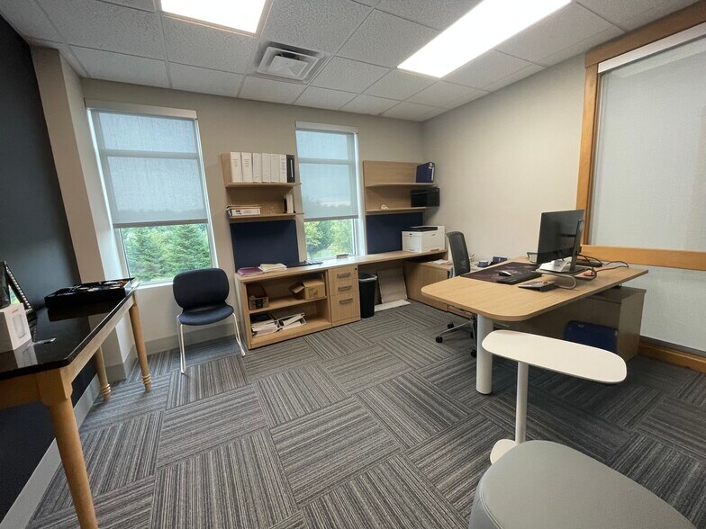 More Photos Of 42 Winter St, Pembroke Flex For Sale