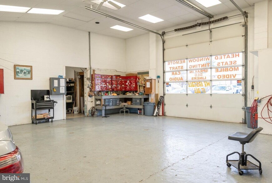 More Photos Of 112 Park Ave, Milford Flex For Sale