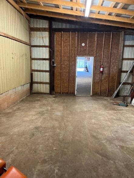 More Photos Of 4200 Maysville Rd, Commerce Light Distribution For Lease