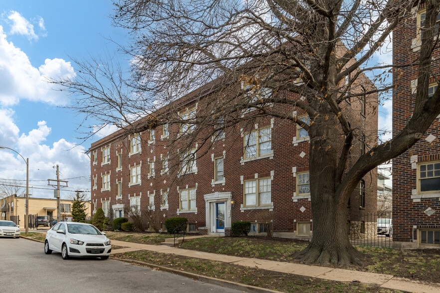 More Photos Of 1014-38 Oakview Pl, Saint Louis Apartments For Sale