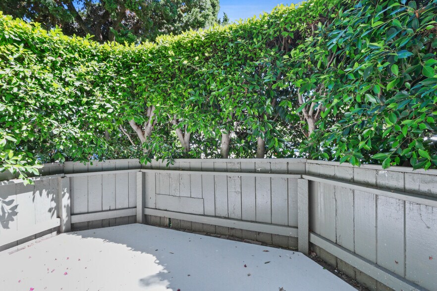 More Photos Of 3625 Mentone Ave, Los Angeles Apartments For Sale