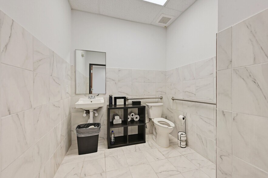 More Photos Of 2050 Double Creek Dr, Round Rock Medical For Lease