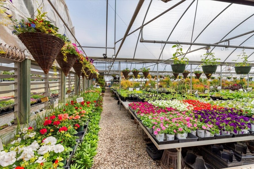 More Photos Of 1356 Coopers Cove Rd, Hardy Specialty For Sale