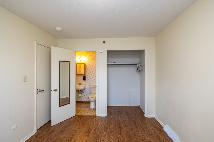 More Photos Of 7997 Wesley Dr, Strongsville Apartments For Sale