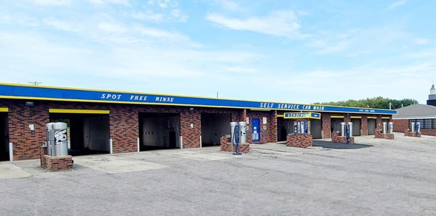 Primary Photo Of 3311 N Highway 67, Florissant Carwash For Sale