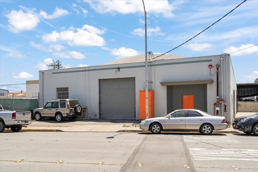 More Photos Of 2466 Bay Rd, Redwood City Warehouse For Lease
