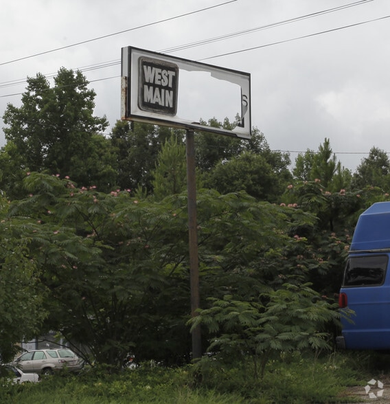 More Photos Of 805 W. O . Ezell Blvd, Spartanburg Warehouse For Lease