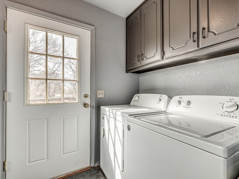 More Photos Of 980916 S Highway 18, Chandler Industrial For Sale