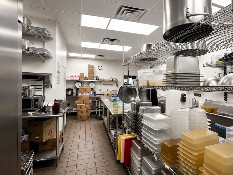 More Photos Of 337 Applegarth Rd, Monroe Township Unknown For Lease