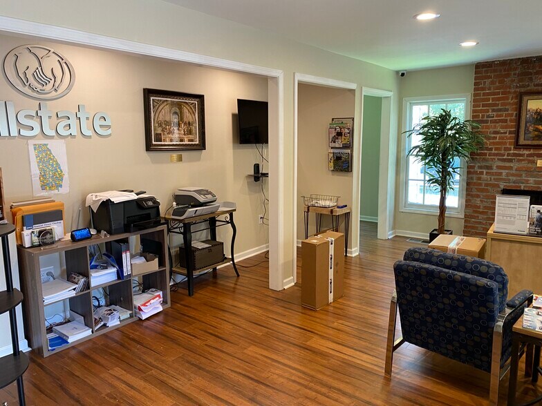 More Photos Of 4014 Clairmont Rd, Atlanta Office For Lease