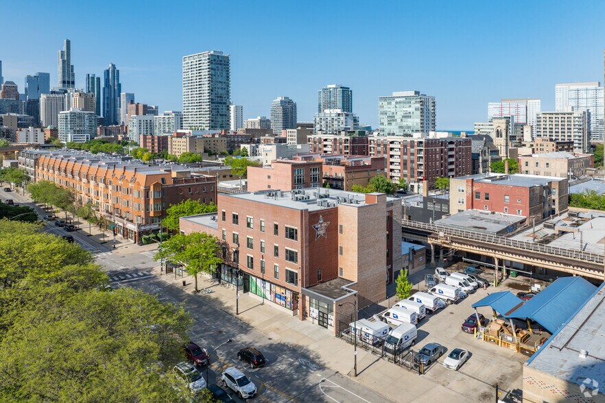 More Photos Of 2001 S State St, Chicago Apartments For Lease