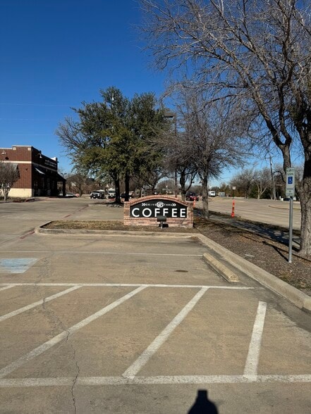 More Photos Of 833 S Denton Tap Rd, Coppell Fast Food For Lease